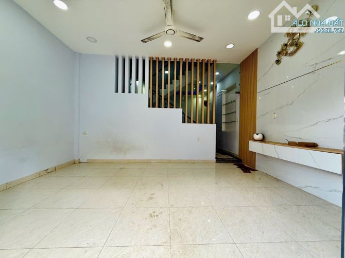 Nhà 3 tầng mặt tiền hẻm đường THẠNH XUÂN 33, Q12, dt 50,3m2 (5,4mx9,4m) đường 8m💰4,95Tỷ - 1