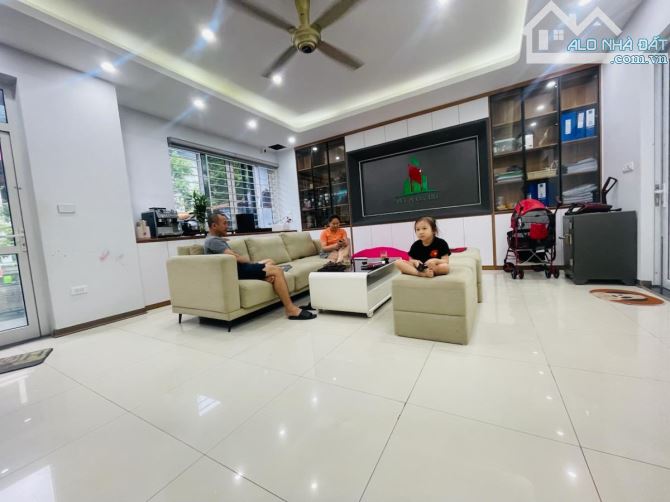 Bán Nhà Liền Kề Khu D Geleximco DT 120M 4 Tầng Thang Máy Oto Tránh Vỉa Hè Rộng Kinh Doanh - 1