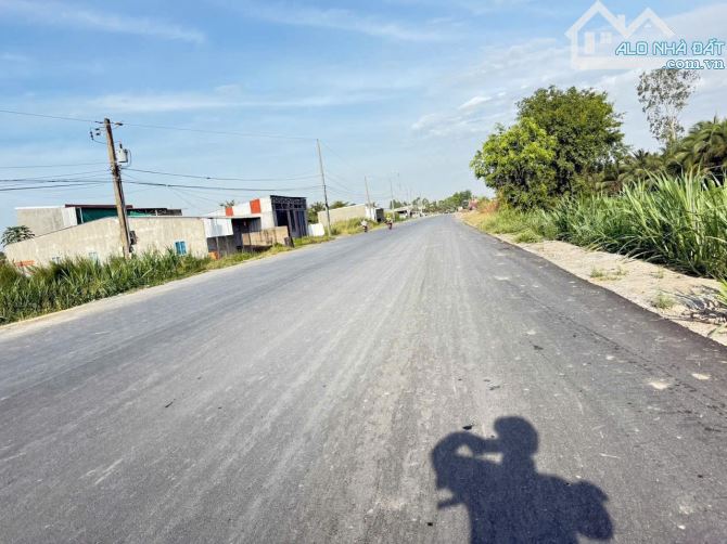 MẶT TIỀN 909B - Đoạn Phú Lộc Bàu Gốc, Nay Thuộc Xã Phú Quới, Tỉnh Vĩnh Long Mới - 1