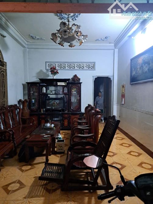 Mặt Tiền Kinh Doanh- 283m2- 2 Tầng- 9 phòng trọ- Sổ hồng riêng - 1