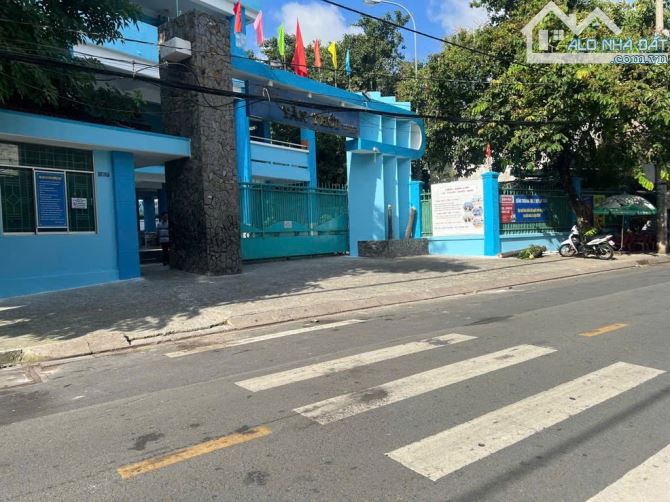 KHUÔN ĐẤT RỘNG GIÁ TỐT-NGANG 8-BÁN NHÀ C4 8×24-MẶT TIỀN ĐƯỜNG 20M QUẬN TÂN PHÚ-18 TỈ - 1