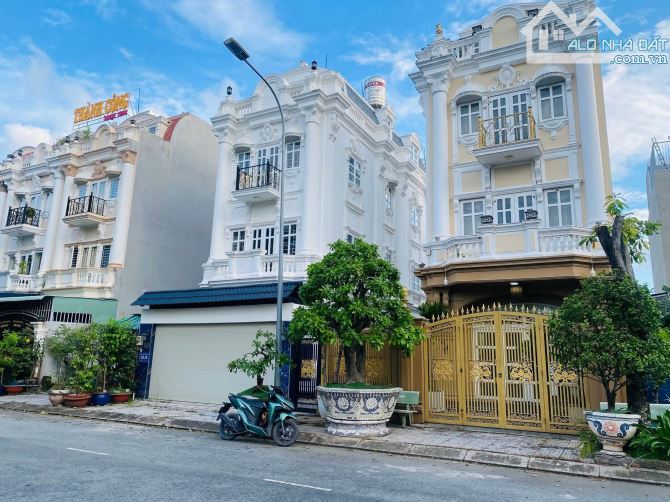 Biệt thự mini Tân Cổ Điển 4 tầng - 120m2 (Ngang 7m) - Khu Dân Cư Vip - Quận 2 - 1
