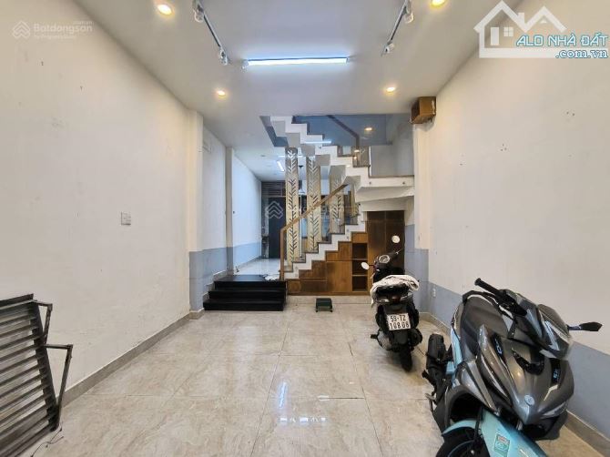 Hiếm trong tầm giá! Nhà sẵn kết cấu(4x12m) hẻm xe hơi 6m ngủ nhà ngay Vincom Nguyễn Xí - 1