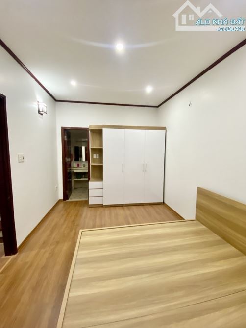Bán nhà Nguyễn Văn Cừ 4 tầng 60m, thang máy, lô góc giá nhỉnh 11 tỷ - 1