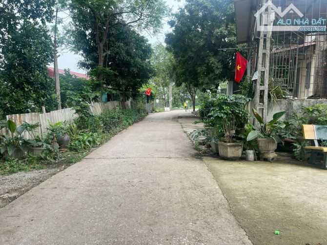 Tim đâu lô đất đẹp như hoa hậu, mà lại sát cổng trạm y tế xã bột xuyên. Giá chỉ có hơn tỷ - 1