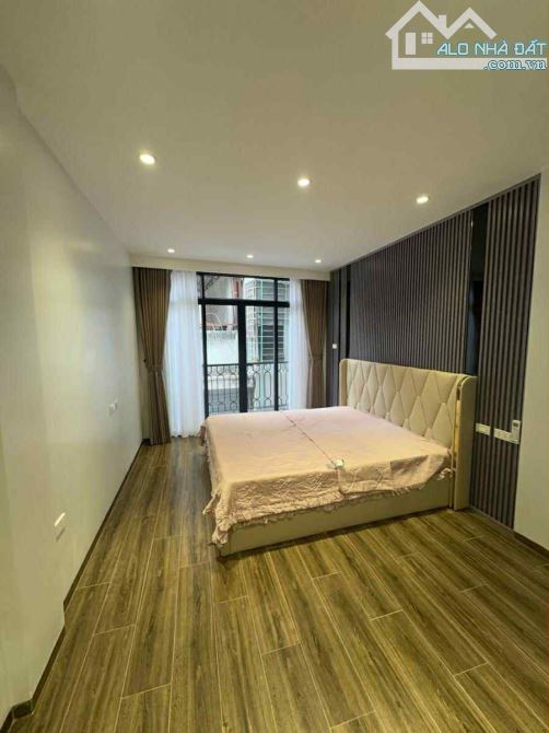 Tôn Đức Thắng, Nhà đẹp ở ngay, 10m oto tránh, 30m ra phố, 6 tầng TM. 40m2, mt 4m. 12.4 tỷ! - 12