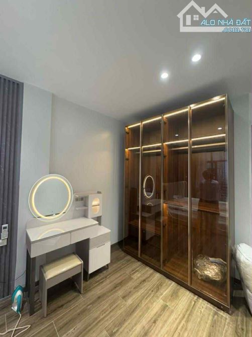 Tôn Đức Thắng, Nhà đẹp ở ngay, 10m oto tránh, 30m ra phố, 6 tầng TM. 40m2, mt 4m. 12.4 tỷ! - 13