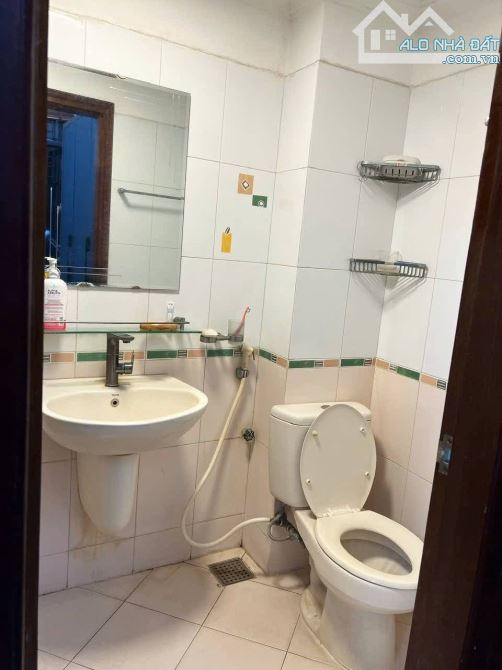 Nhà tự xây chất đẹp, sổ 85m2 thoáng mát, 25 Vũ Ngọc Phan, oto qua, full đồ. Giá 23.5 tỷ - 18