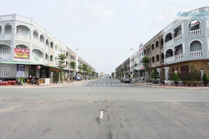 Đất lô góc giao 2 đường số 4 và 9 KDC Tây Đô - 1