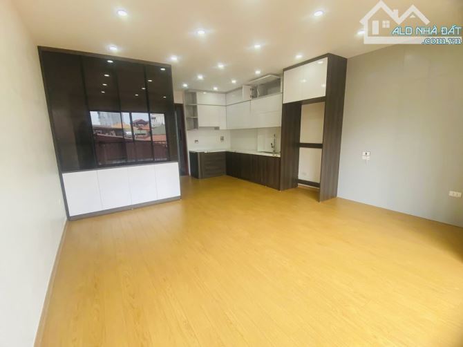 12.2 Tỷ- Sở Hữu Ngay Nhà 6 Tầng Mới Đẹp- Có Thang Máy- Phố Lê Trọng Tấn- Thanh Xuân