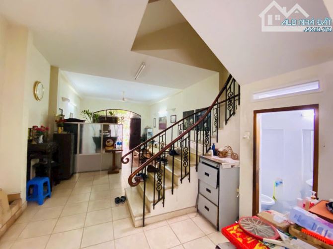Bán nhà trong khu Compound cao cấp đường Nguyễn Trọng Tuyển có cây xanh - 2