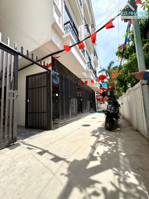 Chị Loan nhờ bán, nhà Liên Mạc 35m2, 5 tầng, giá 5 tỷ - 2