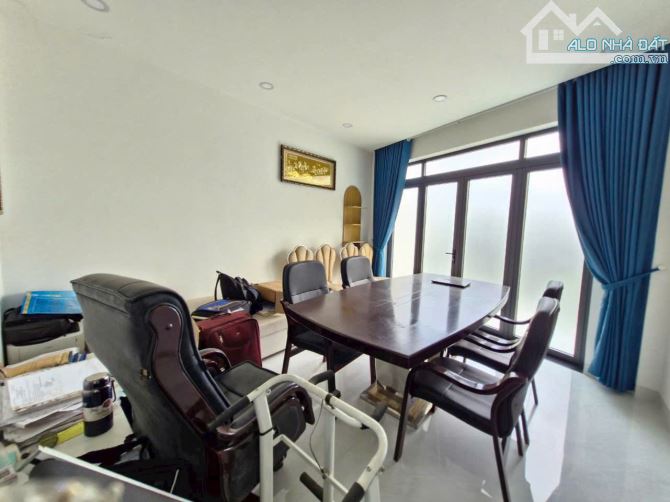 Nhà 3 tầng, 1 sẹc đường Nguyễn Xiển sát Vinhomes Q9 giá 5,6 tỷ/66m2 - 2