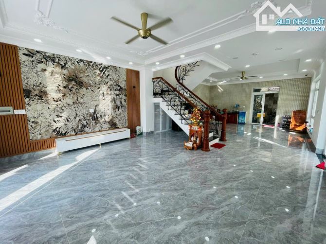 Bán Biệt thự mặt tiền Khu Đại An, Phường 9, TP Vũng Tàu. Giá 19 tỷ - 2