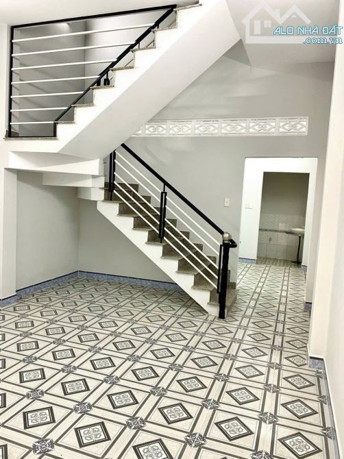 Bán nhà đất 8*18m xây dựng 4*18m lầu trệt. Ngay ngã tư hóc môn - 2