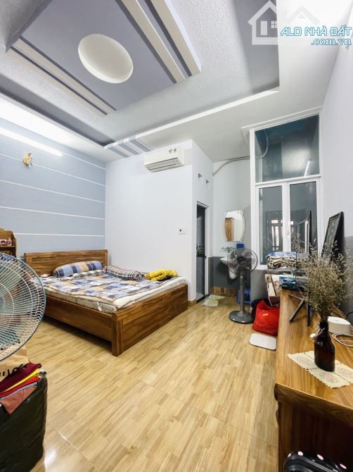 SIÊU PHẨM MT TRƯƠNG THỊ HOA - 65M2 NỞ HẬU - 4T - 4PN - ĐƯỜNG XE HƠI - HOÀN CÔNG ĐỦ - 2