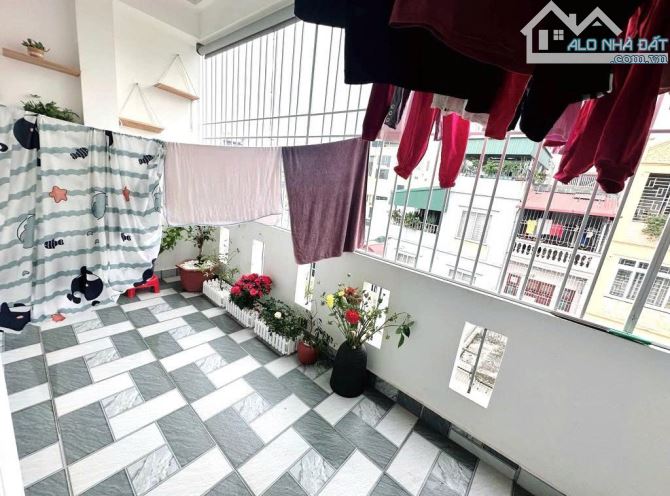 HIẾM !!! BÁN NHÀ PHÂN LÔ LẠC LONG QUÂN 35M2 - 5 TẦNG - 5M MẶT TIỀN - 8.35 TỶ - GẦN HỒ TÂY - 2
