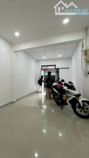🏡 NHÀ HẺM 16 CHỖ Q4 – HƠN 100M² – NGANG KHỦNG 7M –12 PHÒNG MỚI –DÒNG TIỀN 40TR –NHỈNH 11Đ - 1