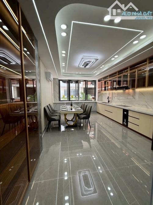 Siêu phẩm nhà đẹp Quận 12, đường Dương Thị Mười, 5 tầng, hẻm 6m, 4*19m, nhỉnh 8 tỷ - 2