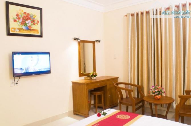 Bán khách sạn đông đô chuẩn 3 sao 45 phòng- mặt tiền nguyễn thái bình- dt: 17x23- 160 tỷ - 2