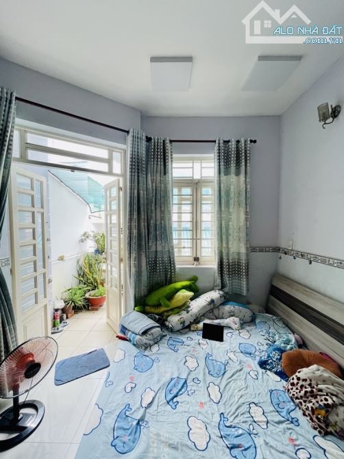 LNHÀ VỊ TRÍ ĐẸP - THÔNG TỨ TUNG - CẠNH BÌNH LONG - LÊ VĂN QUỚI - 4,2*14 HƠN 4ty - 2