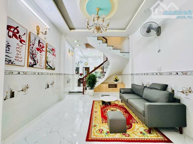 Bán gấp nhà đẹp 3 PN,full nội thất, HXH,sát bên chợ Xóm Mới, P.16,Gò Vấp - 2
