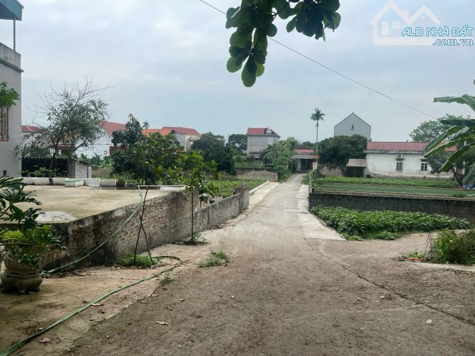 Tim đâu lô đất đẹp như hoa hậu, mà lại sát cổng trạm y tế xã bột xuyên. Giá chỉ có hơn tỷ - 2