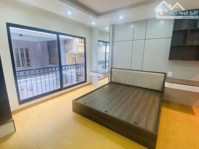 12.2 Tỷ- Sở Hữu Ngay Nhà 6 Tầng Mới Đẹp- Có Thang Máy- Phố Lê Trọng Tấn- Thanh Xuân