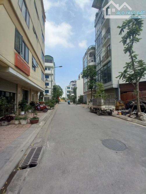 TĐC NGỌC THỤY  LONG BIÊN GIÁ TỐT CHỦ NHIỆT BÁN VỈA HÈ RỘNG Ở SƯỚNG, XÂY TÒA VP CỰC ĐỈNH - 3