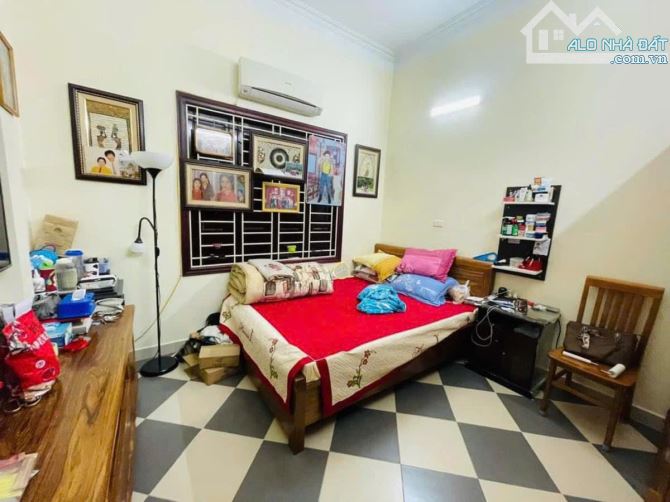 PHỐ THÁI HÀ - ĐỐNG ĐA - DT 207M2 x 3T - MT 9M - 56 TỶ - GẦN PHỐ - ÔTÔ TRÁNH - KINH DOANH - 3