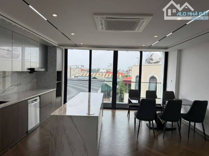 SIÊU PHẨM LONG BIÊN - 100M2 - 7 TẦNG - THANG MÁY - GARA 4 Ô TÔ - 2X TỶ - 3