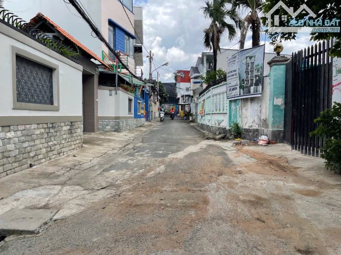 Bán nhà hẻm xe hơi đường Quang Trung, TNPB Quận 9 DT 16 x 14 - 3