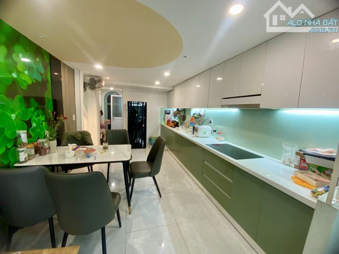 Siêu phẩm Khuông Việt Tân Phú - 3 Tầng DT 100m Dòng - Tiền 180tr/năm - Giá Nhỉnh 11 Tỷ - 3