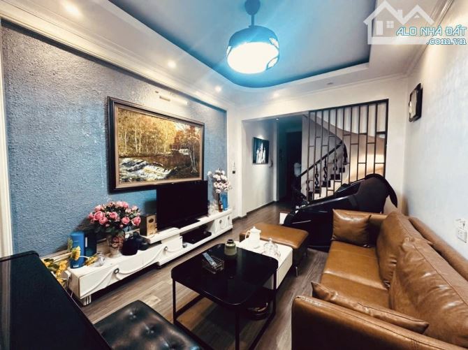 Nhà đẹp ở luôn Cầu Diễn Bắc Từ Liêm. Sổ vuông 37m, 4 tầng MT3m3 Giá 11 tỷ Ngõ ô tô tránh - 3
