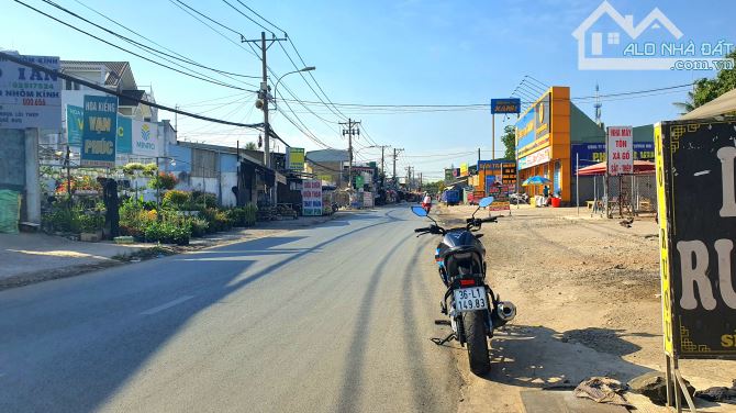 Bán đất mặt tiền Lã Xuân Oai . Long Trường , Q9 - DT: 100m2 ngang 5m - 3