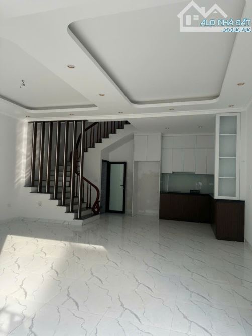 B.Á.N NHÀ THỊ TRẤN ĐAN PHƯỢNG , 3 BƯỚC RA Ô TÔ TRÁNH , SÁT HỒ SINH THÁI  43M2, 4 TỶ 4 - 3