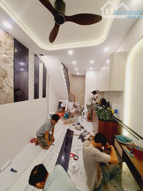 Bán nhà 2 tầng Bùi Văn Ba, Q.7, full nội thất, giá chỉ 3.4 tỷ - 3
