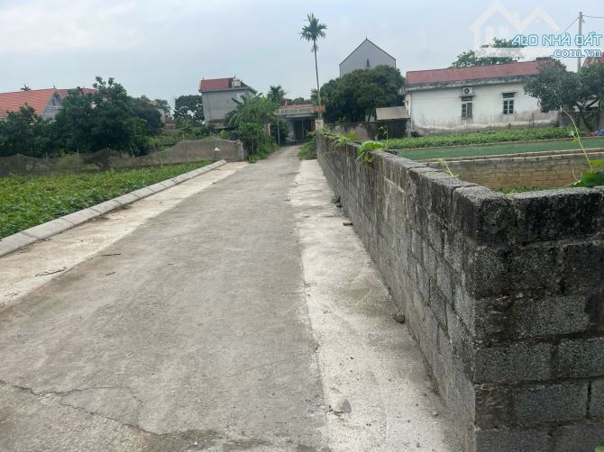 Tim đâu lô đất đẹp như hoa hậu, mà lại sát cổng trạm y tế xã bột xuyên. Giá chỉ có hơn tỷ - 3