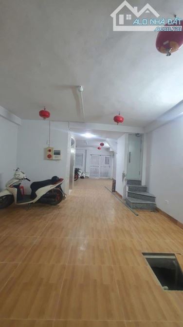 Tòa CCMN mới, 9 tầng thang máy,92m, Doanh thu 110tr/tháng, Yên Xá, Thanh Trì - 4