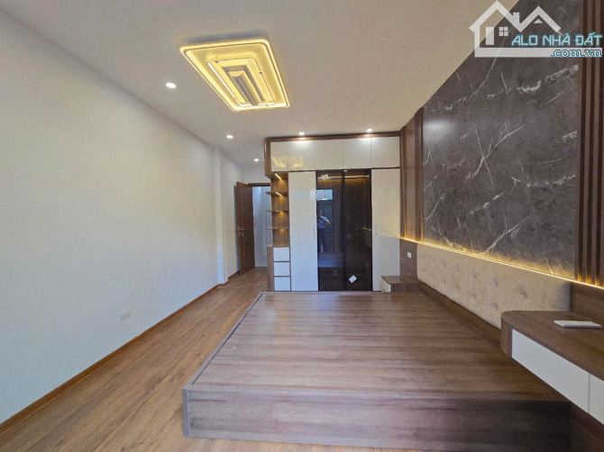 Bán nhà 6 tầng đẹp Kẻ Tạnh, Long Biên, fu.ll nội thất, cách một nhà ra ô tô thông. - 4