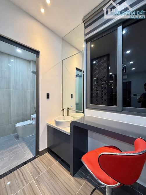 🏆Nhà 5 tầng đường Số 8 P 11 Gò Vấp ngang chuẩn 4,2m- DT sàn 300m2- đường trước nhà 6m - 4