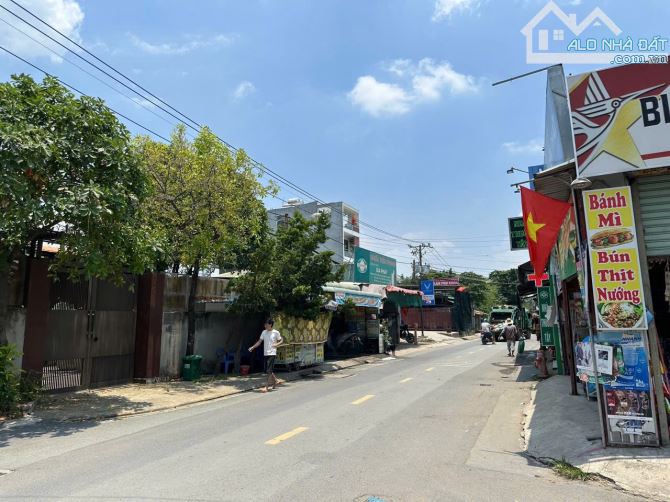 Bán góc 2 mặt tiền kinh doanh Võ Văn Hát, Long Trường, Quận 9 DT : 14 x 17 - 4