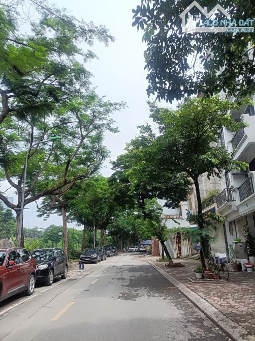 ĐẤT MẶT PHỐ 1 MẶT NGÕ SAU 36 TỶ 133m MT 5,2m VỈA HÈ Ô TÔ TRÁNH NGUYỄN ĐÌNH HOÀN CẦU GIẤY - 4