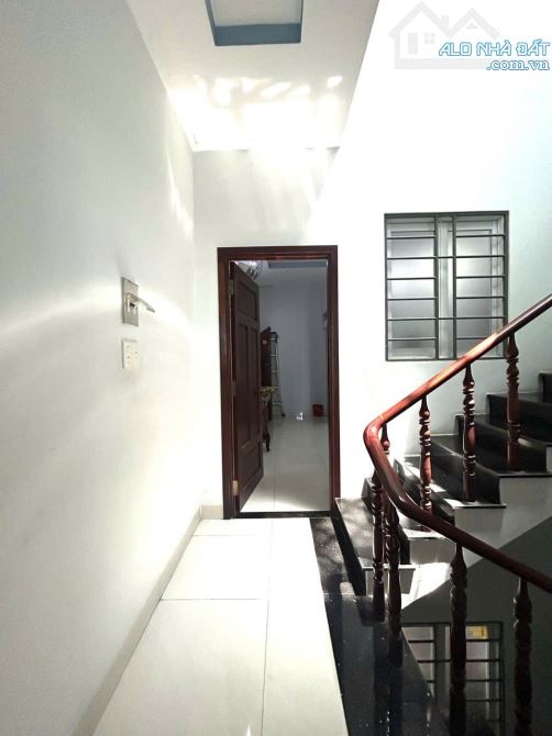 Bán Nhà Đường Tỉnh Lộ 10, Hẻm Ô tô Thông, 58m2, 4 Lầu, 5 P. Ngủ - 5