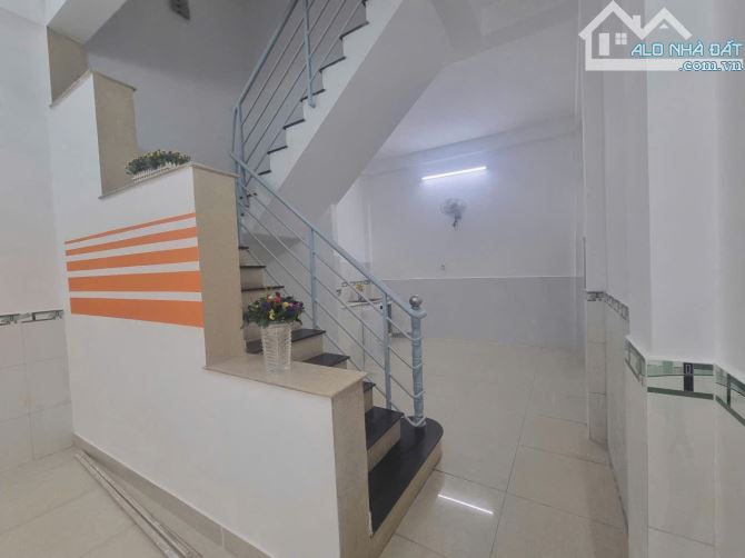 BÁN NHÀ HẺM XE HƠI ĐƯỜNG SỐ 29 KHU TÊN LỬA GẦN NHÀ THỜ PHAOLO - NỞ HẬU 5.6M  NHỈNH 5 TỶ - 5