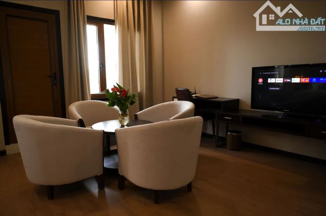Bán khách sạn đông đô chuẩn 3 sao 45 phòng- mặt tiền nguyễn thái bình- dt: 17x23- 160 tỷ - 5