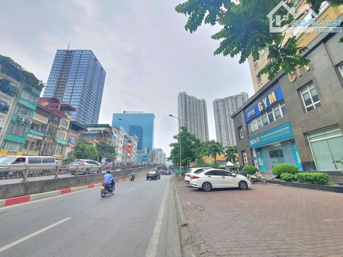 MẶT PHỐ - Q. CẦU GIẤY - LÔ GÓC - 1 HẦM 8 NỔI - THÔNG SÀN KD - VỈA HÈ - CHỈ NHỈNH 50 TỶ - 3