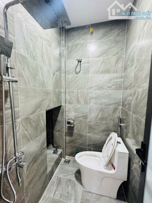 CHỦ CẦN BÁN CĂN NHÀ VỪA HOÀNG THIỆN XONG,CHỈ XÁCH VALI VÀO LÀ Ở NGAY TTTP HUẾ.   Đặng huy - 5