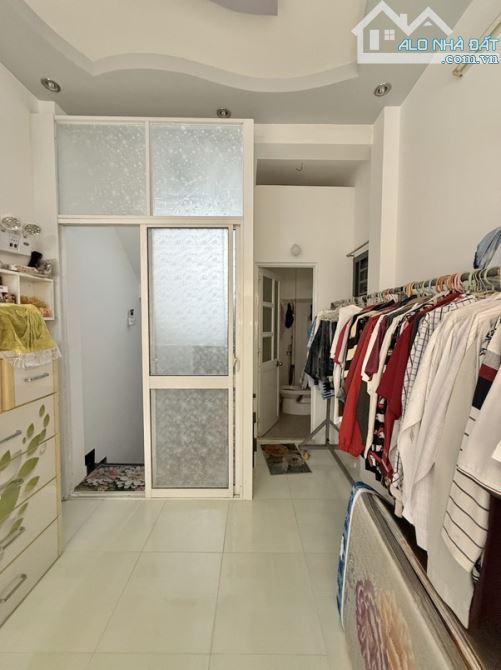NHÀ 5 TẦNG - SỔ VUÔNG VỨC - HOÀN CÔNG ĐỦ TẠI ĐVB  Phường 16, Quận 4 - 6