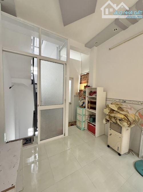 NHÀ 5 TẦNG - SỔ VUÔNG VỨC - HOÀN CÔNG ĐỦ TẠI ĐVB  Phường 16, Quận 4 - 8